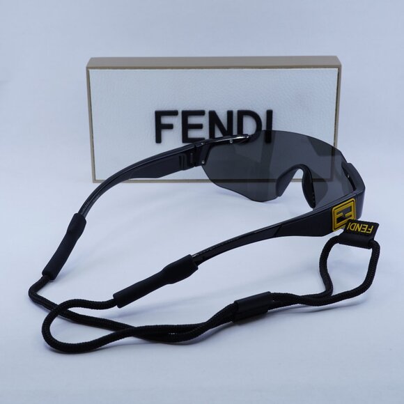 Final Price! Fendi FE40088U-Y 01A Black Grey Sunglasses - Picture 14 of 14
